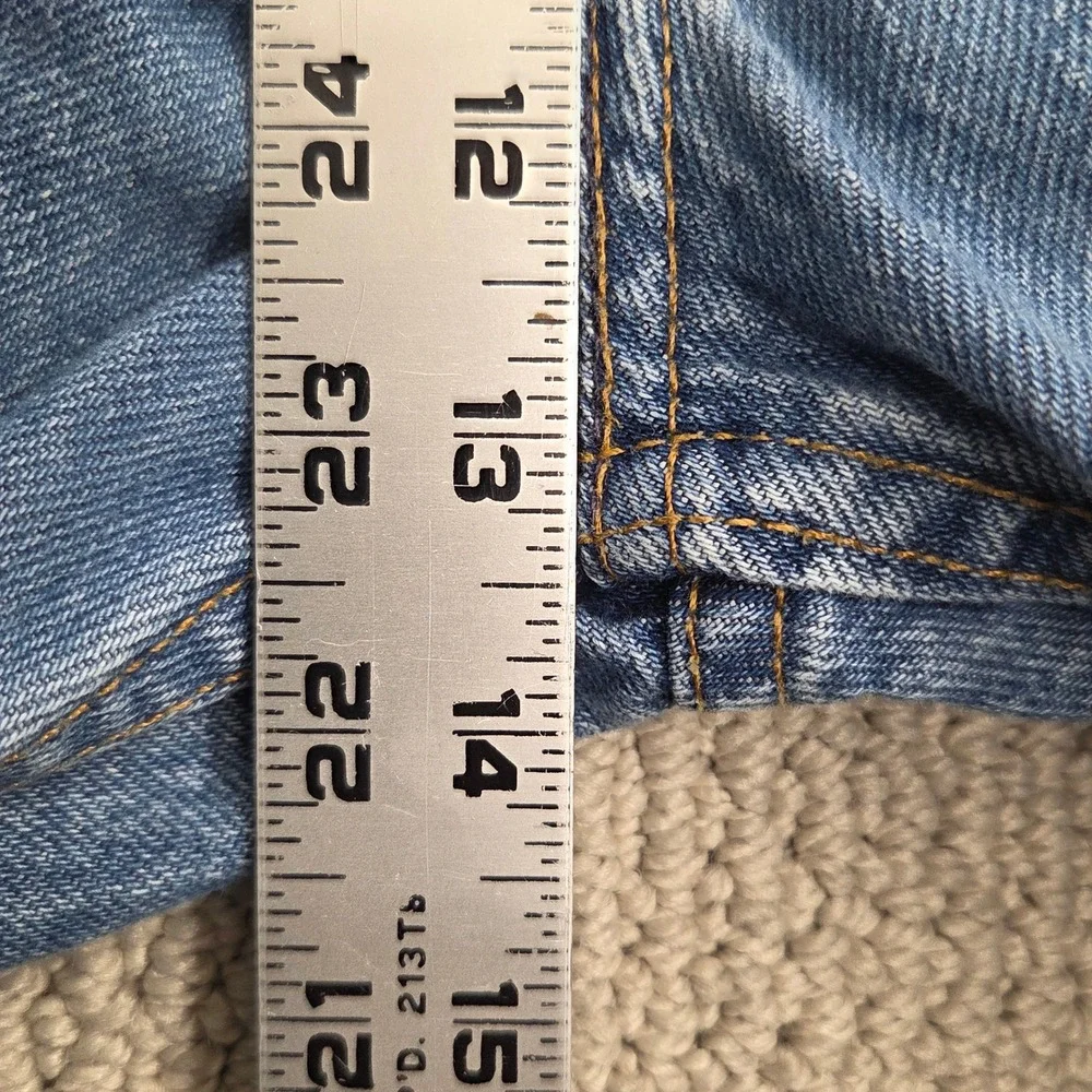 Vintage Levi's 550 Relaxed Fit‎ Jeans Medium Wash Blue Mens 40x32 Y2K